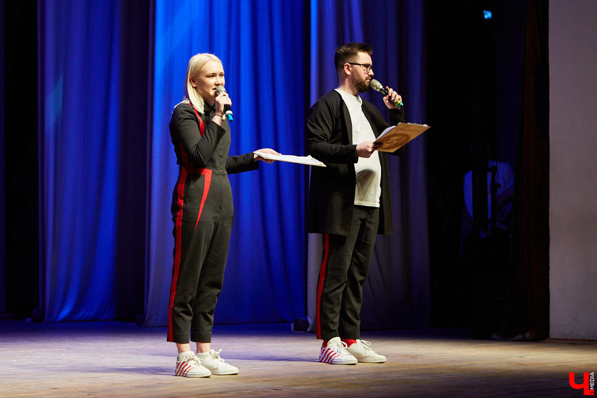 Студенты ждали своей «Весны» два года. Все это время они копили и шлифовали творческий материал. И вот, наконец, вышли на сцену ГДК, чтобы показать его. Смотрите, как прошел гала-концерт «Студенческой весны»!