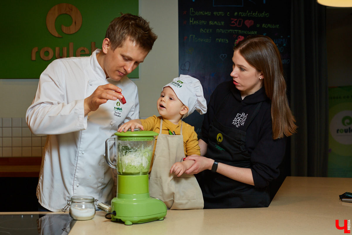 Как замаскировать кабачки со шпинатом и приготовить завтрак для малышей, разбирающихся во вкусной и полезной еде? На этот вопрос узнала ответ многодетная мама — продюсер проектов «Кто здесь?», «#Маминчатик» и «Город добрых», Евгения Королева.