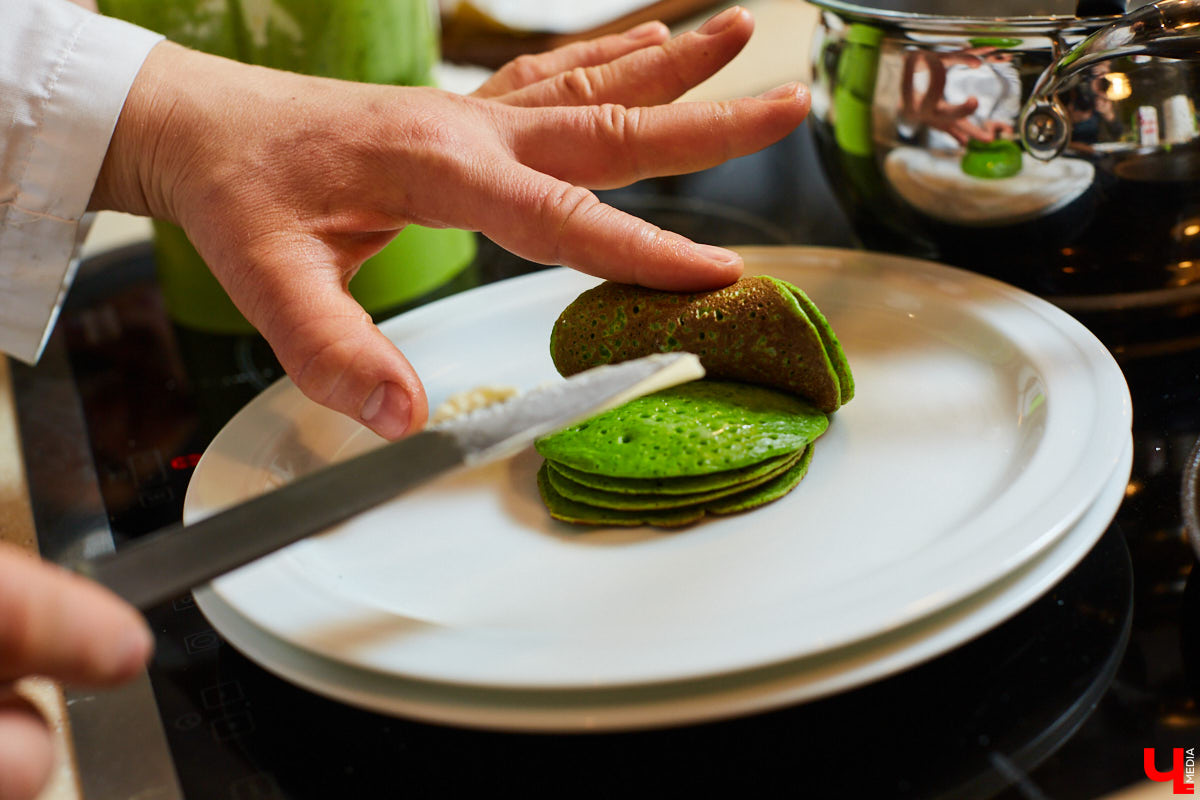 Как замаскировать кабачки со шпинатом и приготовить завтрак для малышей, разбирающихся во вкусной и полезной еде? На этот вопрос узнала ответ многодетная мама — продюсер проектов «Кто здесь?», «#Маминчатик» и «Город добрых», Евгения Королева.