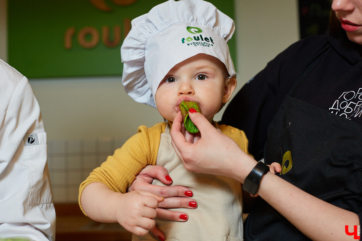 Как замаскировать кабачки со шпинатом и приготовить завтрак для малышей, разбирающихся во вкусной и полезной еде? На этот вопрос узнала ответ многодетная мама — продюсер проектов «Кто здесь?», «#Маминчатик» и «Город добрых», Евгения Королева.