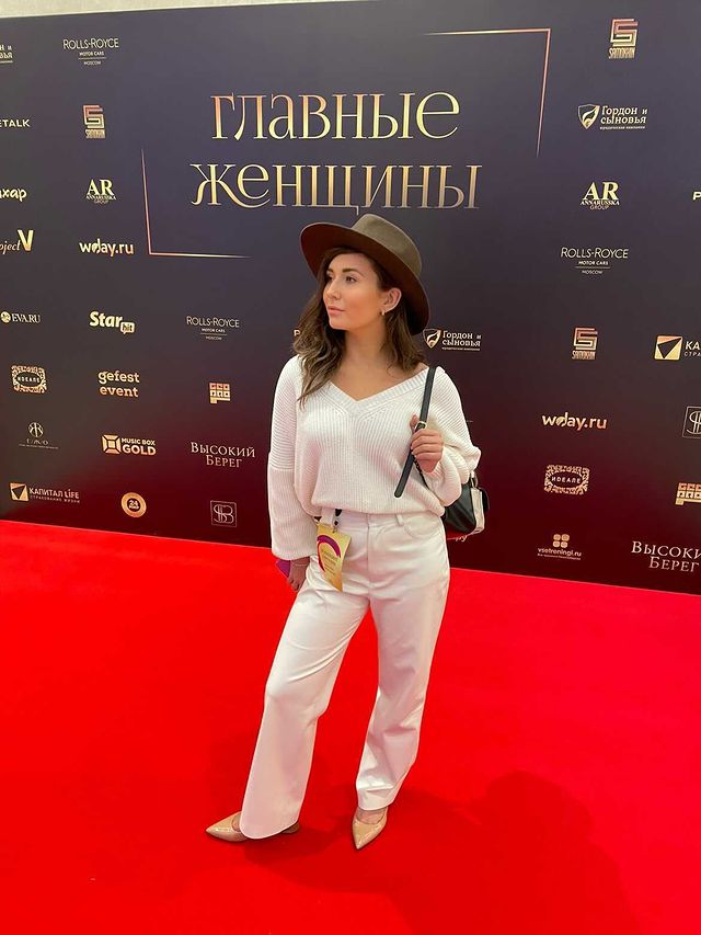 Танцовщица Валерия Лебедева рассказала о своем участии в московской премии «Главные женщины», а также о ее звездных гостях и членах жюри: Ирине Хакамаде, Владе Лисовце, Екатерине Гордон, Ляйсан Утяшевой и других.