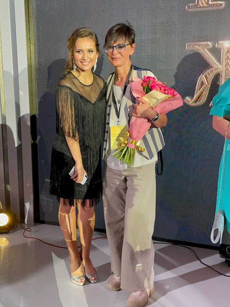 Танцовщица Валерия Лебедева рассказала о своем участии в московской премии «Главные женщины», а также о ее звездных гостях и членах жюри: Ирине Хакамаде, Владе Лисовце, Екатерине Гордон, Ляйсан Утяшевой и других.