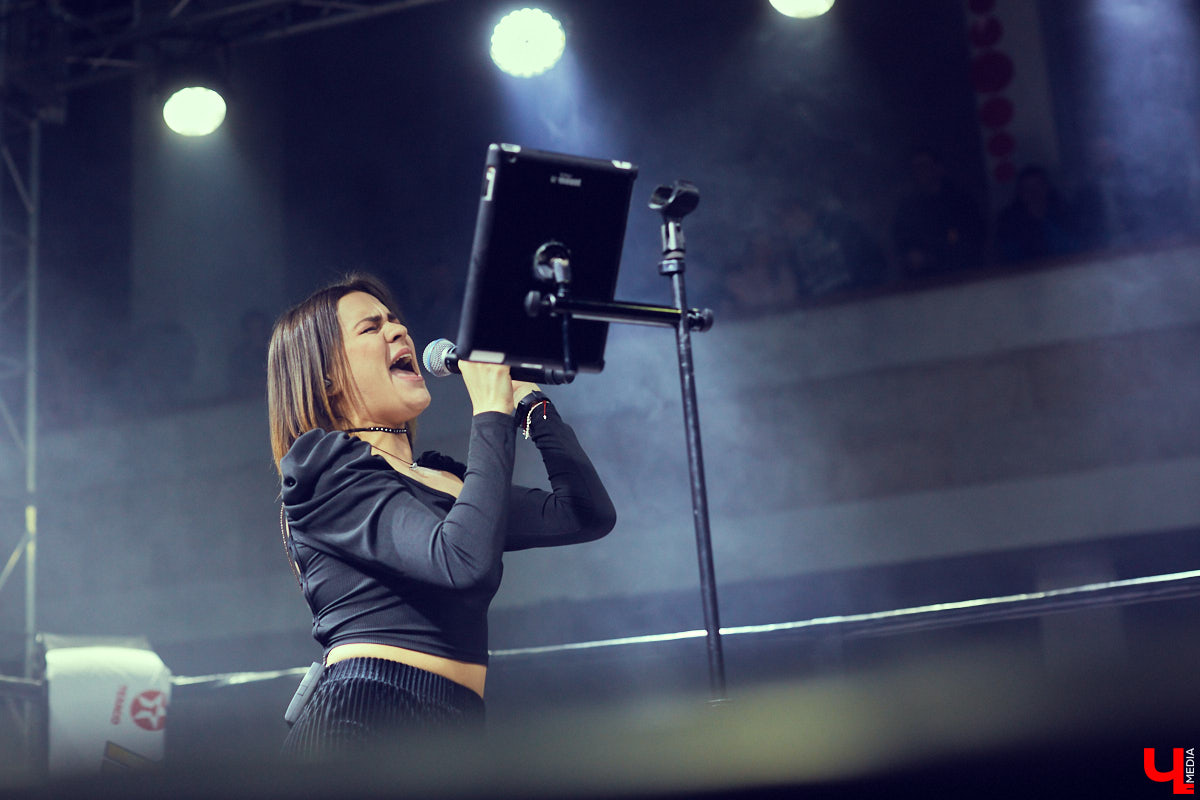 Владимирские ютуберы «ПуляTV» снова устроили жаркое шоу по прежним правилам, но в новом оформлении. Вливаемся в рабочую неделю с бесстрашными спортсменами, разбитыми лицами и, внезапно, Дашей Шигиной.