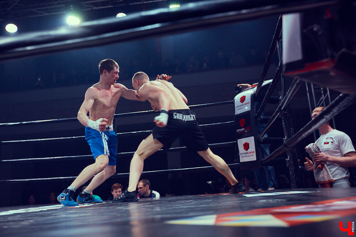 Владимирские ютуберы «ПуляTV» снова устроили жаркое шоу по прежним правилам, но в новом оформлении. Вливаемся в рабочую неделю с бесстрашными спортсменами, разбитыми лицами и, внезапно, Дашей Шигиной.