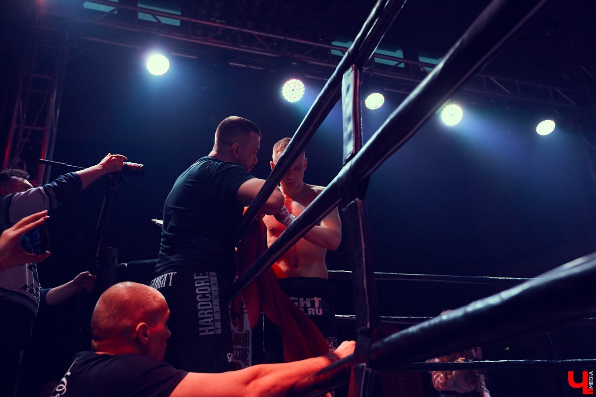 Владимирские ютуберы «ПуляTV» снова устроили жаркое шоу по прежним правилам, но в новом оформлении. Вливаемся в рабочую неделю с бесстрашными спортсменами, разбитыми лицами и, внезапно, Дашей Шигиной.