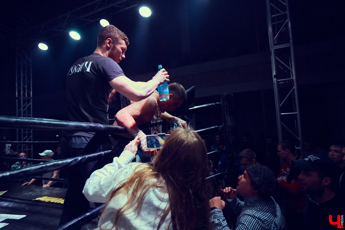 Владимирские ютуберы «ПуляTV» снова устроили жаркое шоу по прежним правилам, но в новом оформлении. Вливаемся в рабочую неделю с бесстрашными спортсменами, разбитыми лицами и, внезапно, Дашей Шигиной.