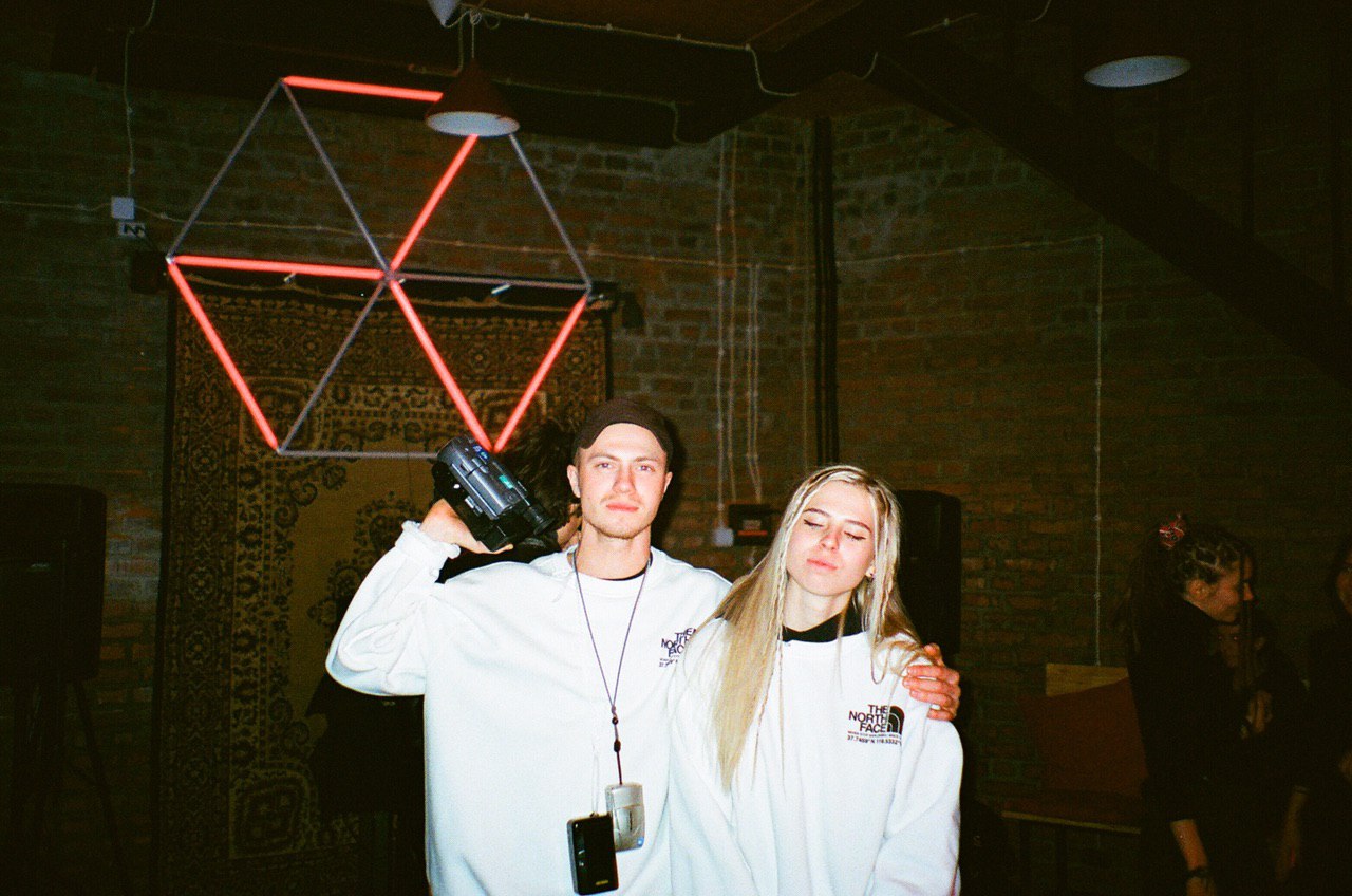 Во Владимире прошел очередной рейв для любителей электронной музыки. Место было выбрано очень необычное - старая водонапорная башня. Аскетичный красный кирпич интерьера, танцпол битком и визит сотрудников правопорядка: продолжат ли организаторы свои техно-пати?