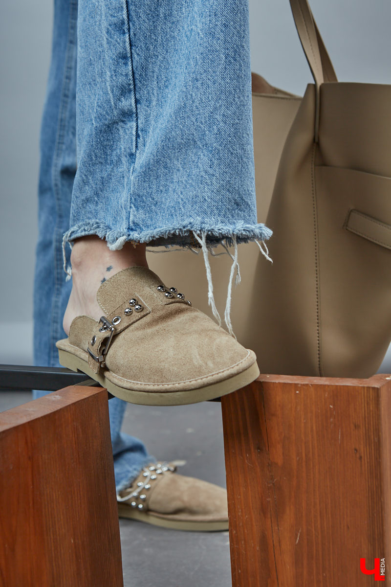 Управленец, эксперт красоты и мама: возможно ли претворять в гардеробе сразу несколько ролей? Стиль владелицы бьюти-студии Анны Клеменко кричит: «Да!» Девушка поведала нам о своих любимых нарядах и о том, как сложно все-таки одеваться модно в Коврове.