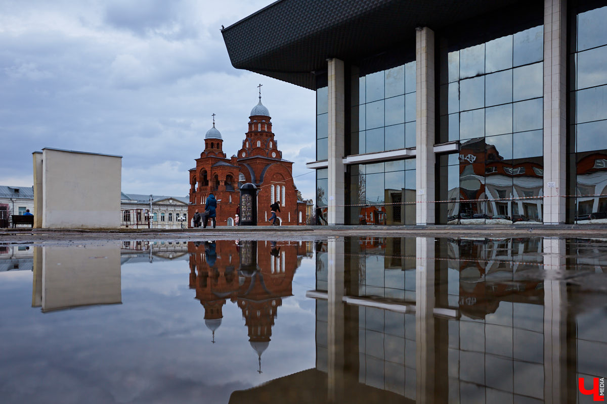 «Ползучие» арки, круглые окна и колонны-языки: всё это характерно для стиля модерн. Как быстро вычислить его на улицах города, подсказала член Союза архитекторов России Людмила Басманова.