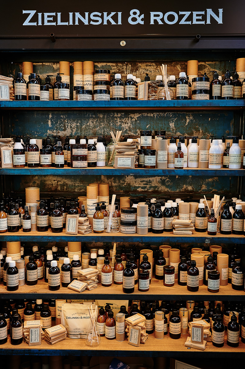 Теперь не нужно ехать в другой город, чтобы подобрать запах идеала. Знакомимся с натуральной нишевой продукцией «Zelinski & Rozen», которая появилась во Владимире.