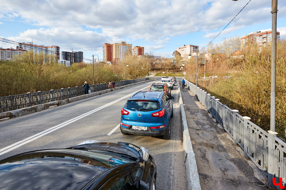 С 11 мая по 1 ноября мост у ДТЮ будет закрыт на ремонт. Как объехать препятствие? Изучаем схему и реальное состояние дорог.