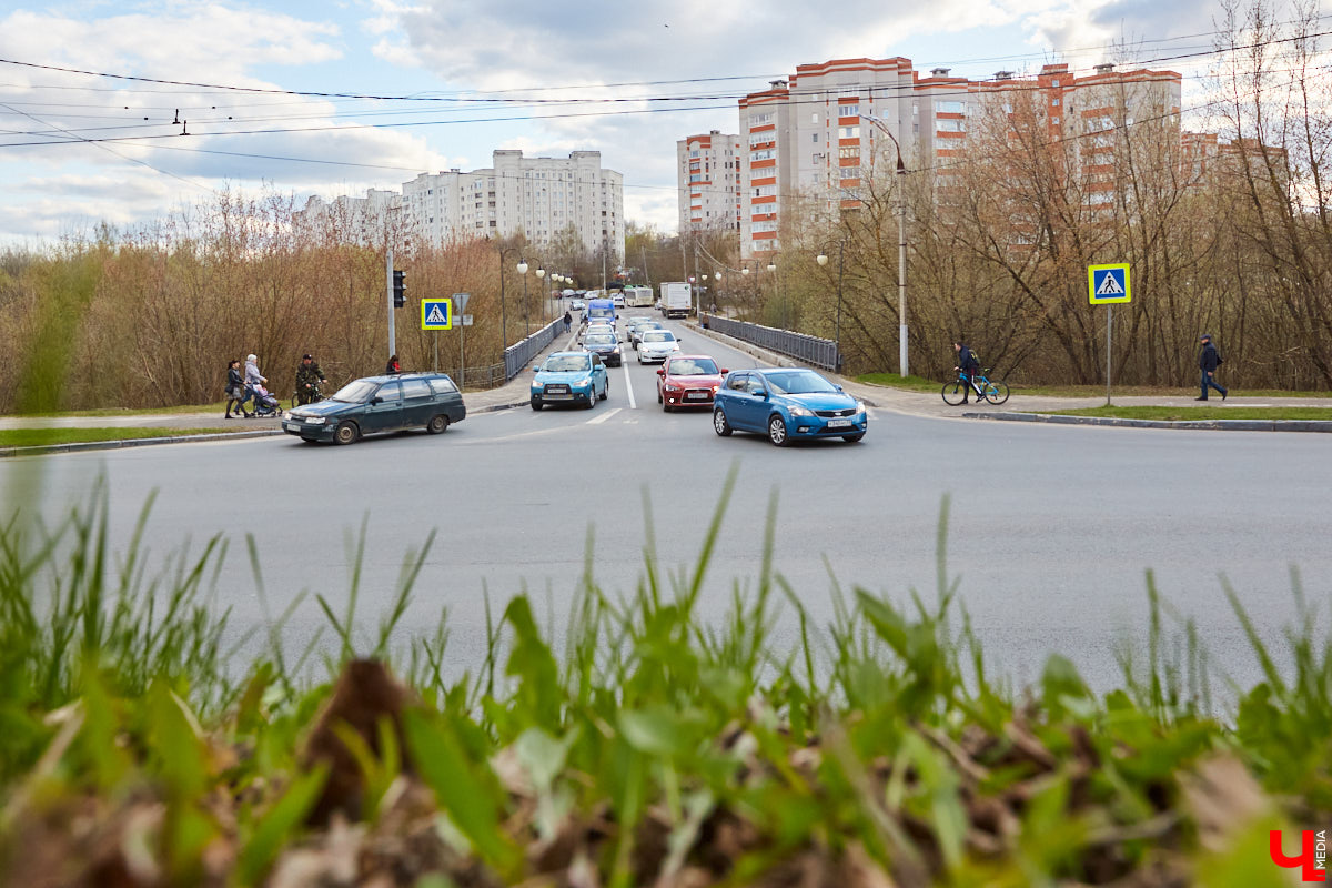 С 11 мая по 1 ноября мост у ДТЮ будет закрыт на ремонт. Как объехать препятствие? Изучаем схему и реальное состояние дорог.