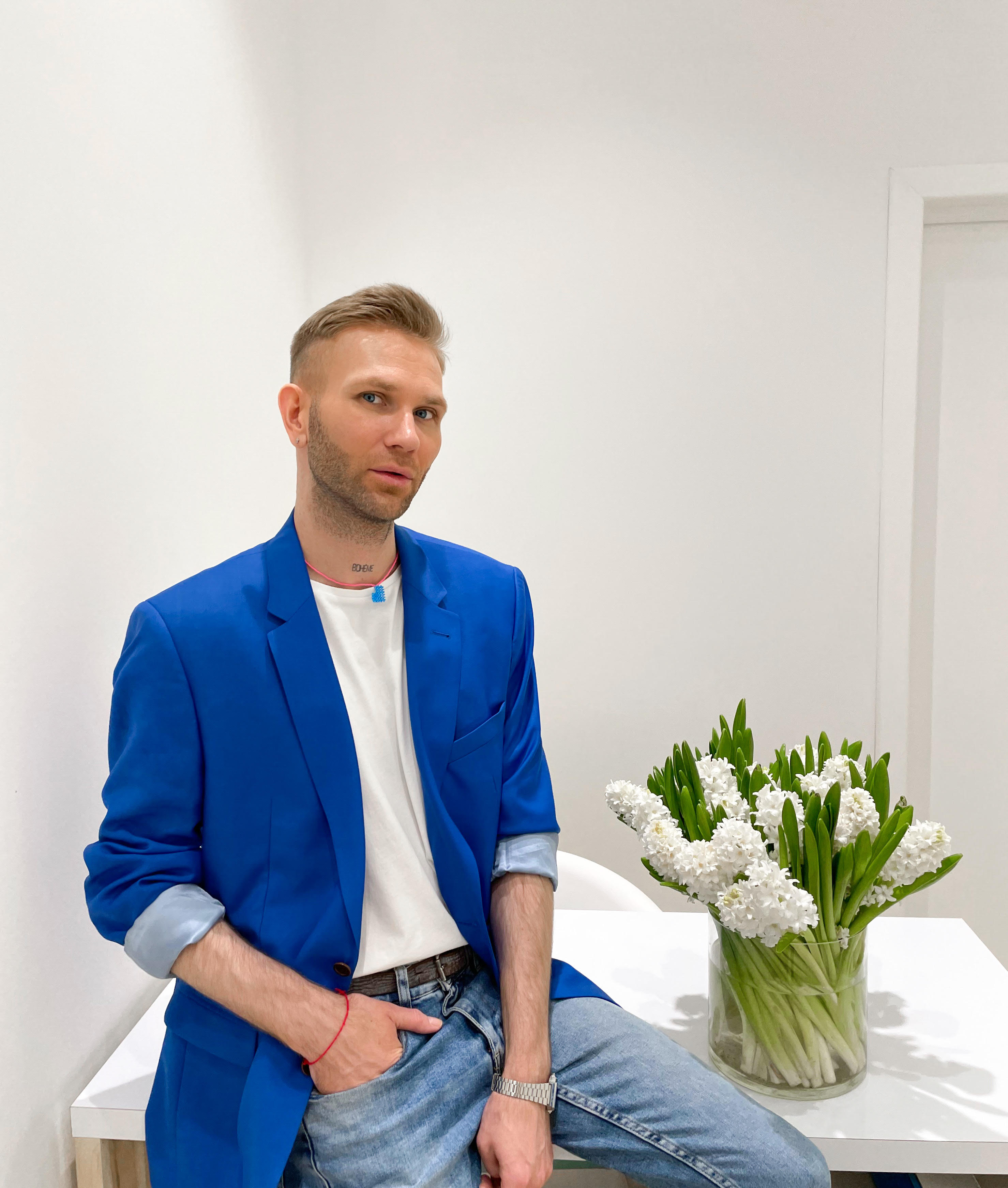 Ботокс или филлеры - для непосвященных это просто китайская грамота. Для тех, кто в теме инъекционной косметологии, - привычные термины. Что за ними скрывается? Рассказали те, кто регулярно посещает такие процедуры.