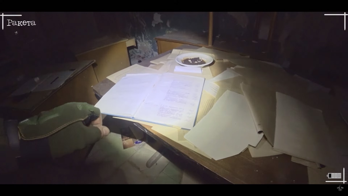 Если верить слухам, во Владимирской области на территории заброшенной базы отдыха живет призрак. Узнав об этом, блогер Ракета решил провести эксперимент по призыву нечисти и, конечно же, доверил столь ответственное задание местным ребятам.