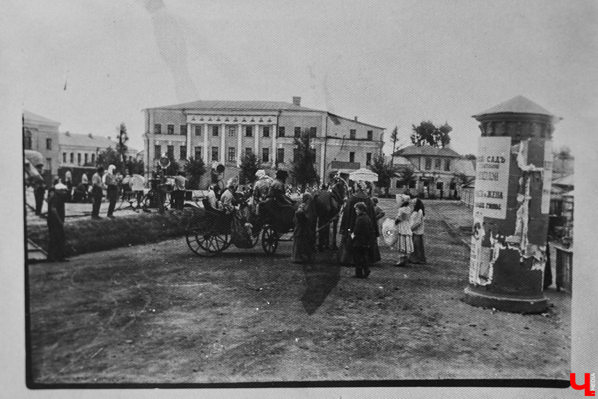 Семья Татьяны Давыдовой вот уже почти 100 лет владеет тем самым домом, где снимали фильм «Женитьба Бальзаминова». Они давно мечтали о создании киномузея, но сейчас решились и приглашают волонтеров поучаствовать в работах.