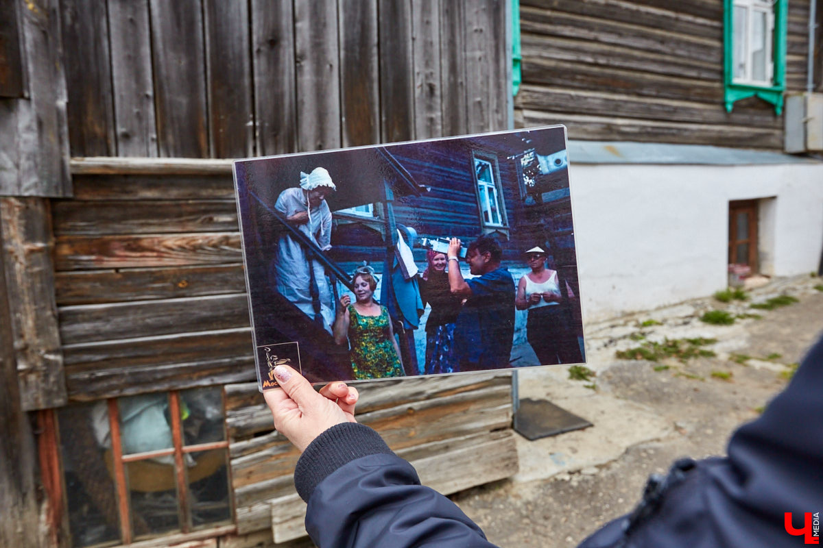 Семья Татьяны Давыдовой вот уже почти 100 лет владеет тем самым домом, где снимали фильм «Женитьба Бальзаминова». Они давно мечтали о создании киномузея, но сейчас решились и приглашают волонтеров поучаствовать в работах.