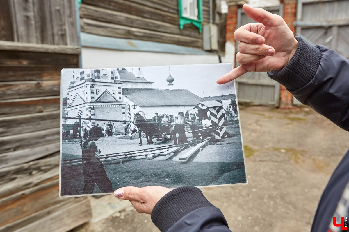 Семья Татьяны Давыдовой вот уже почти 100 лет владеет тем самым домом, где снимали фильм «Женитьба Бальзаминова». Они давно мечтали о создании киномузея, но сейчас решились и приглашают волонтеров поучаствовать в работах.