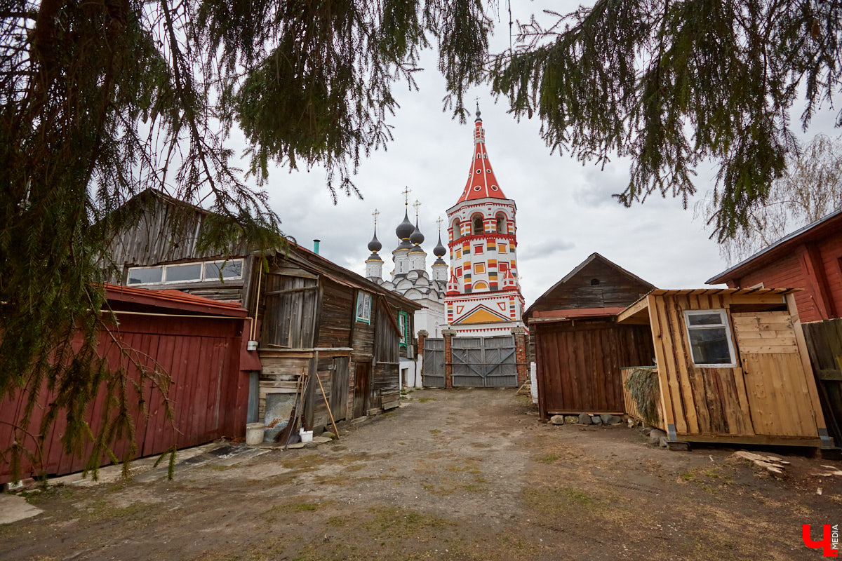 Семья Татьяны Давыдовой вот уже почти 100 лет владеет тем самым домом, где снимали фильм «Женитьба Бальзаминова». Они давно мечтали о создании киномузея, но сейчас решились и приглашают волонтеров поучаствовать в работах.