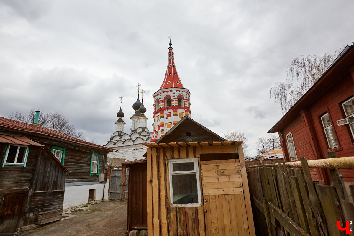 Семья Татьяны Давыдовой вот уже почти 100 лет владеет тем самым домом, где снимали фильм «Женитьба Бальзаминова». Они давно мечтали о создании киномузея, но сейчас решились и приглашают волонтеров поучаствовать в работах.