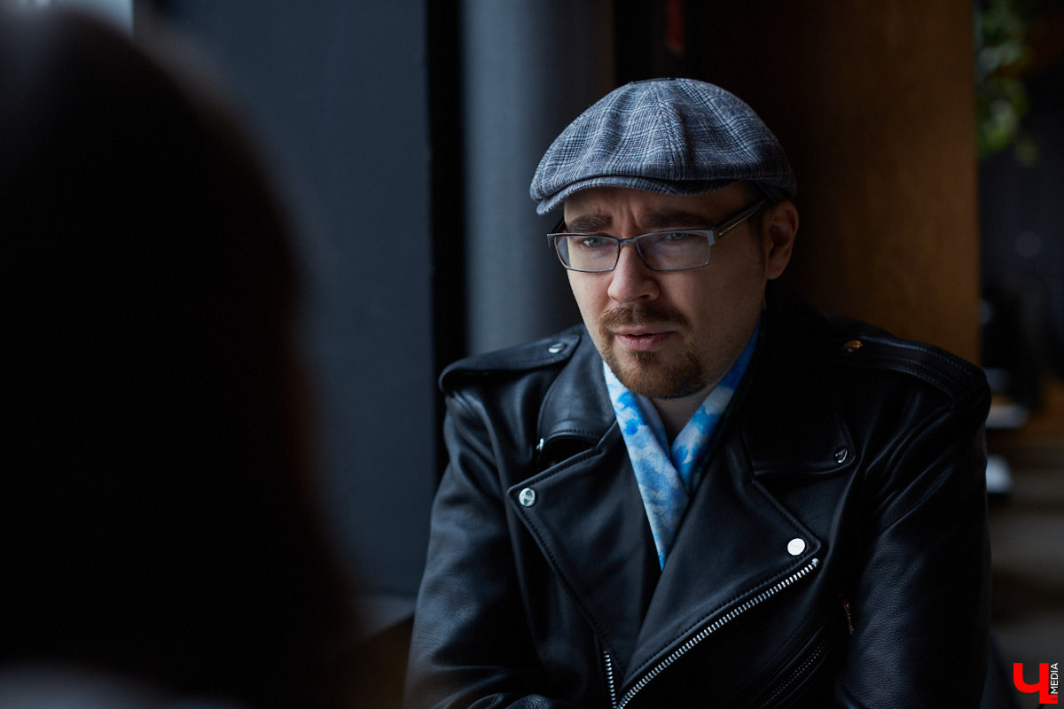 Узнаем у владимирского Youtube-блогера Александра Киященко, сколько стоит рецензия на отечественное кино, и попросим честно высказаться о фильме «Майор Гром», с создателями которого ему удалось пообщаться.