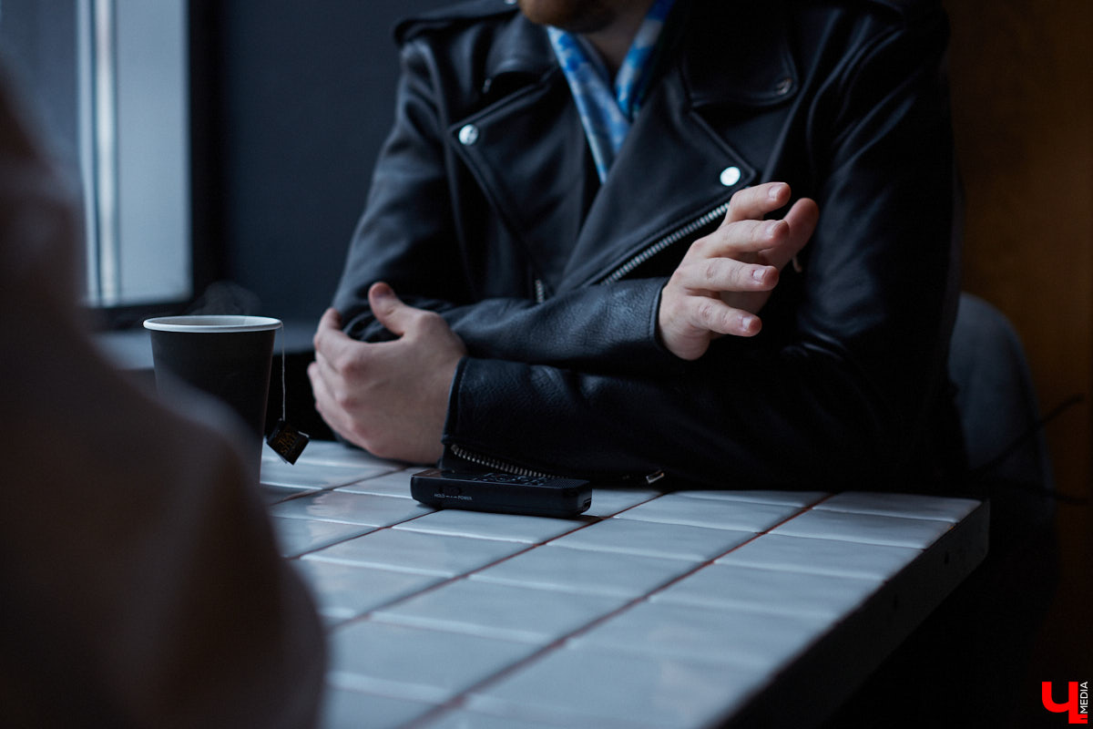 Узнаем у владимирского Youtube-блогера Александра Киященко, сколько стоит рецензия на отечественное кино, и попросим честно высказаться о фильме «Майор Гром», с создателями которого ему удалось пообщаться.