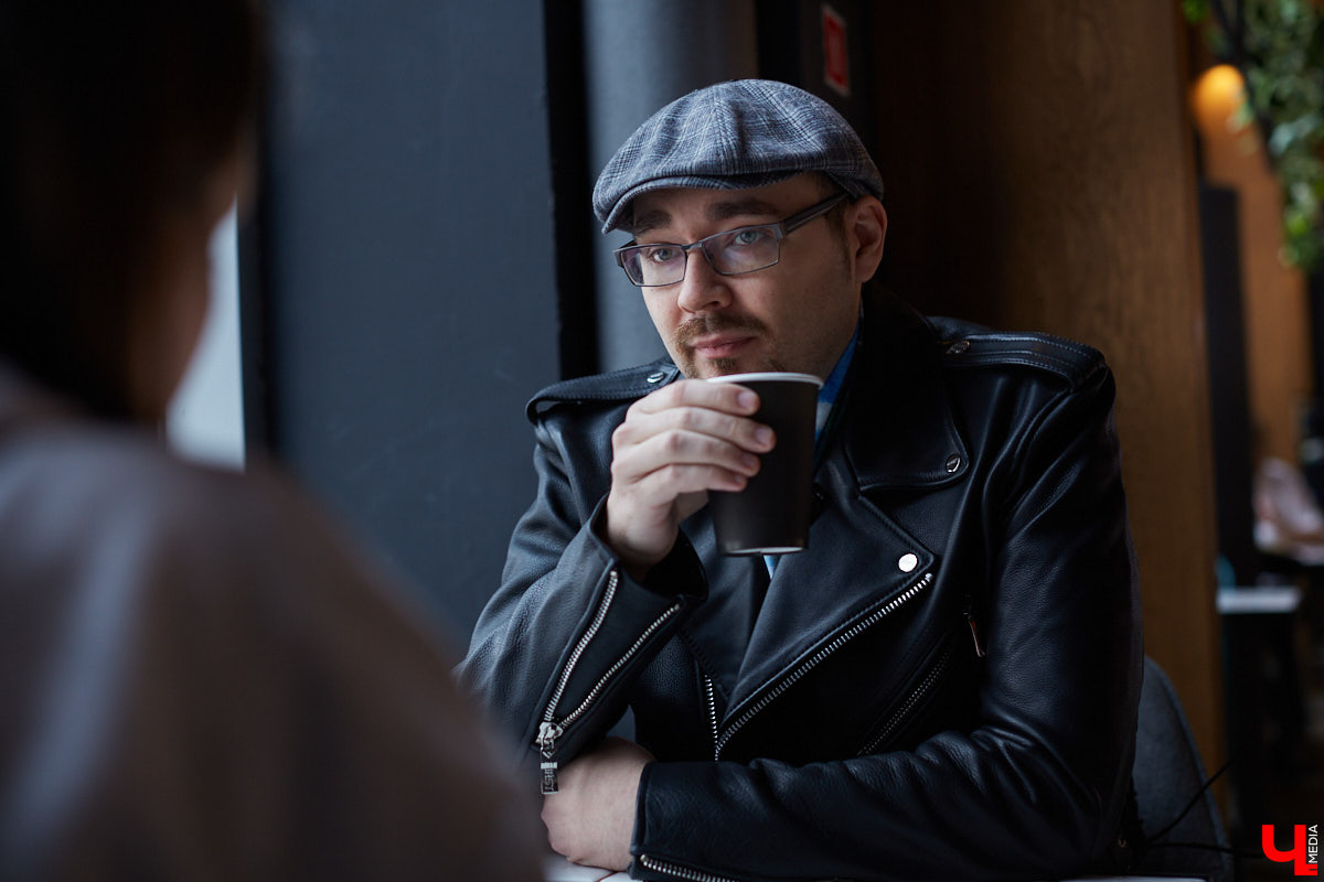 Узнаем у владимирского Youtube-блогера Александра Киященко, сколько стоит рецензия на отечественное кино, и попросим честно высказаться о фильме «Майор Гром», с создателями которого ему удалось пообщаться.