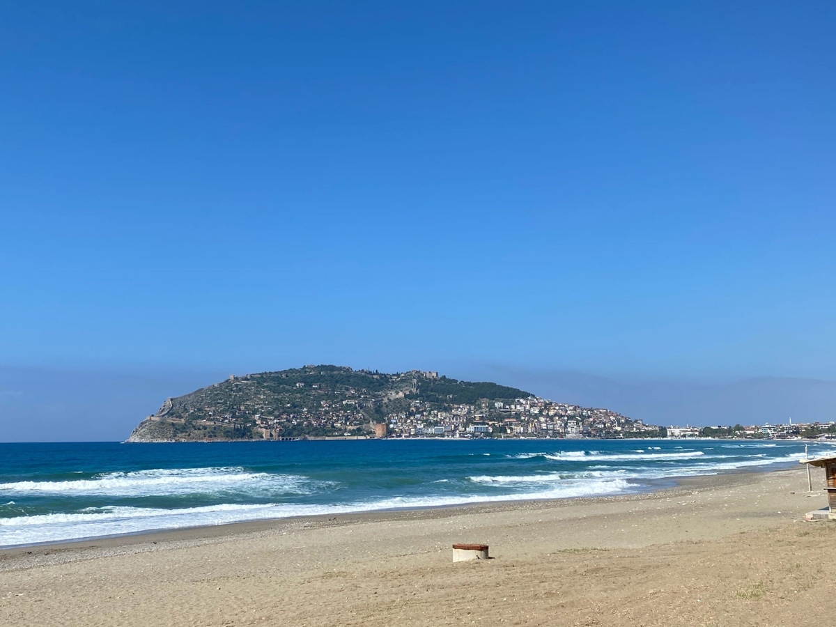 Владимирский фитнес-тренер и нутрициолог Дарья Жичкина полтора месяца назад переехала в солнечную Аланию. Чем она отличается от родного города, Дарья рассказала в интервью «Ключ-Медиа».