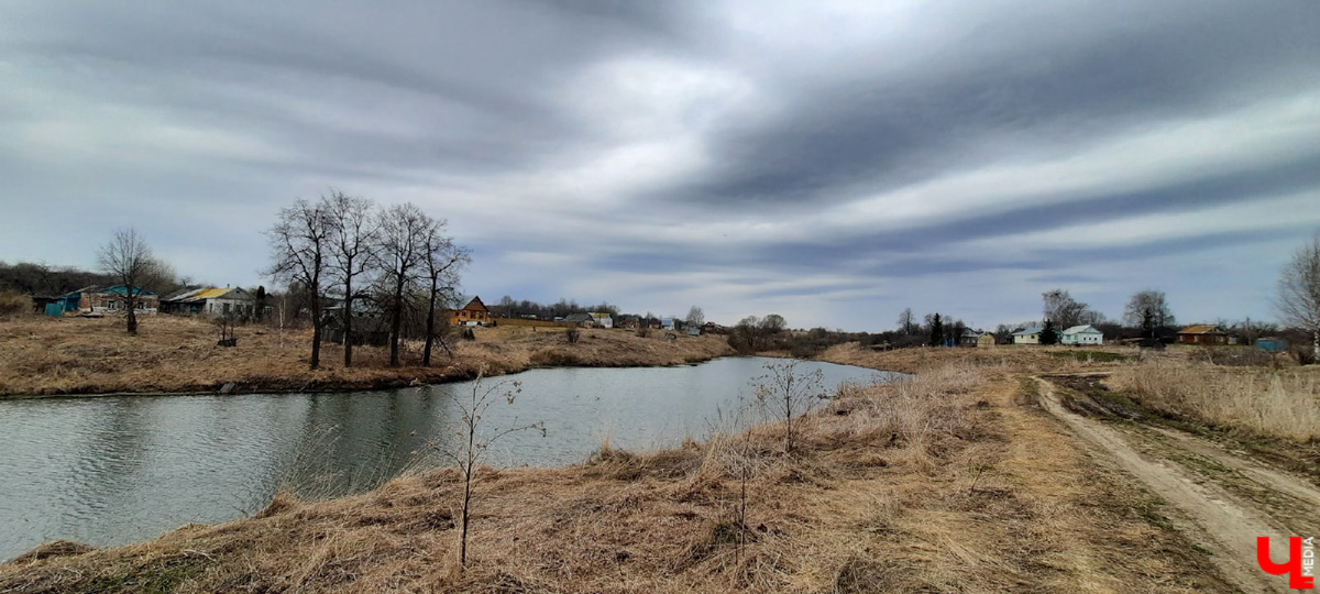 Никульское - старинное село в Суздальском районе. Оно примечательно красивыми пейзажами и заброшенным храмом.