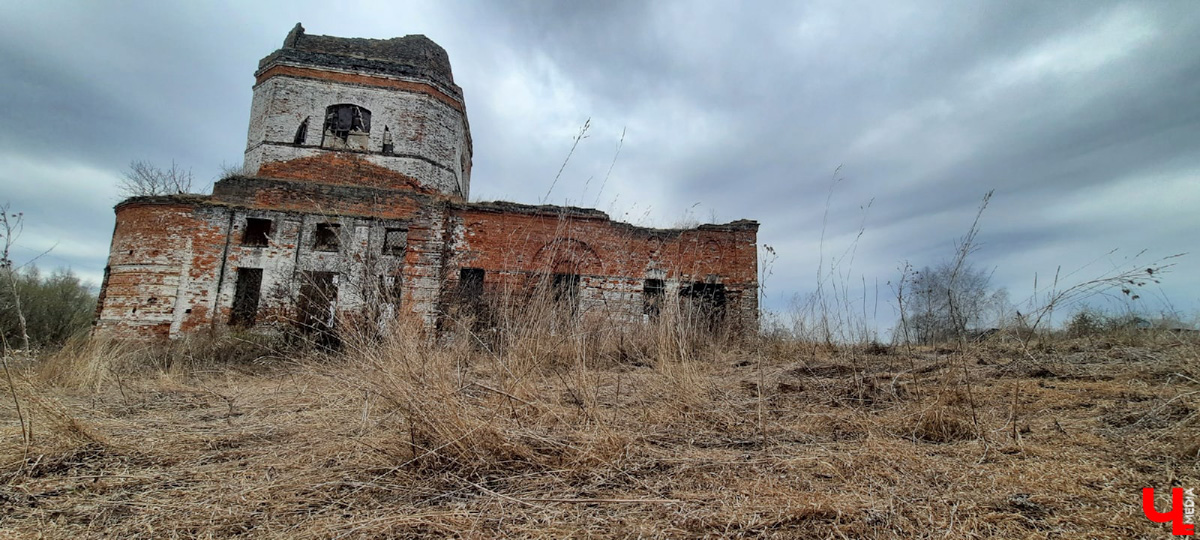Никульское - старинное село в Суздальском районе. Оно примечательно красивыми пейзажами и заброшенным храмом.