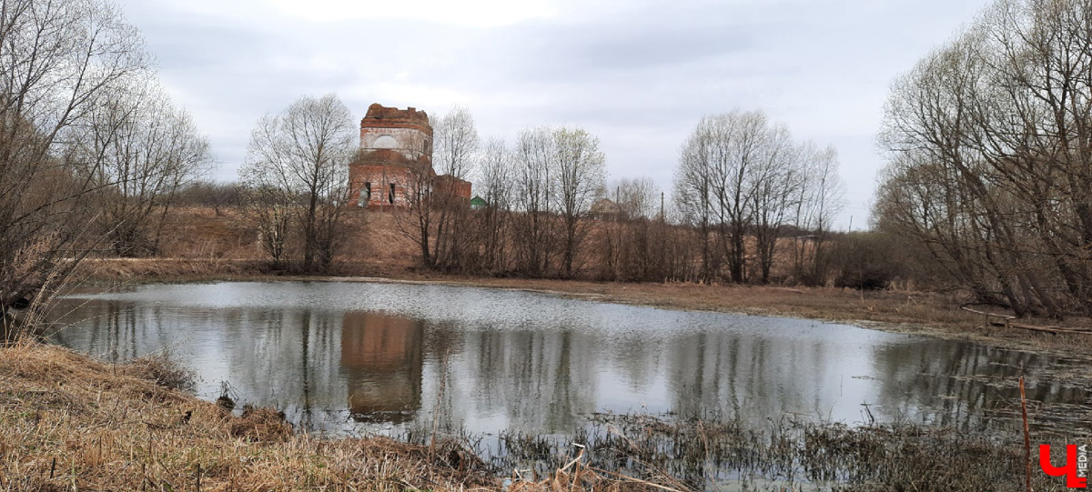 Никульское - старинное село в Суздальском районе. Оно примечательно красивыми пейзажами и заброшенным храмом.