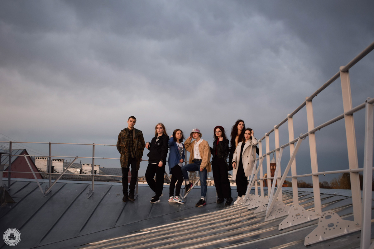 Что такое индустриальный туризм, почему место ему на городских крышах? Владимирский фотограф и смельчак Михаил Цветаев делится инсайдами местного руфинга.