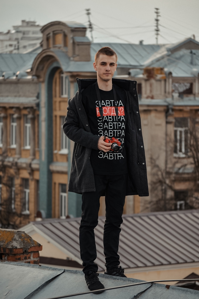 Что такое индустриальный туризм, почему место ему на городских крышах? Владимирский фотограф и смельчак Михаил Цветаев делится инсайдами местного руфинга.