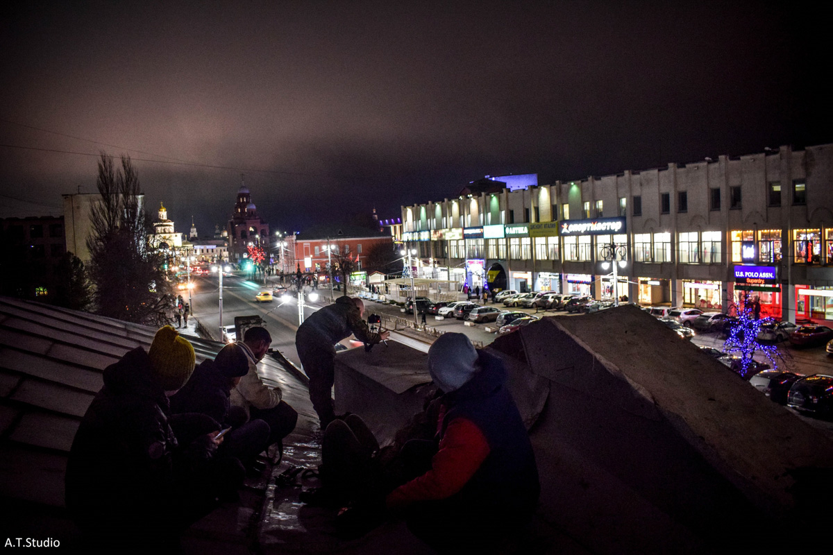 Что такое индустриальный туризм, почему место ему на городских крышах? Владимирский фотограф и смельчак Михаил Цветаев делится инсайдами местного руфинга.