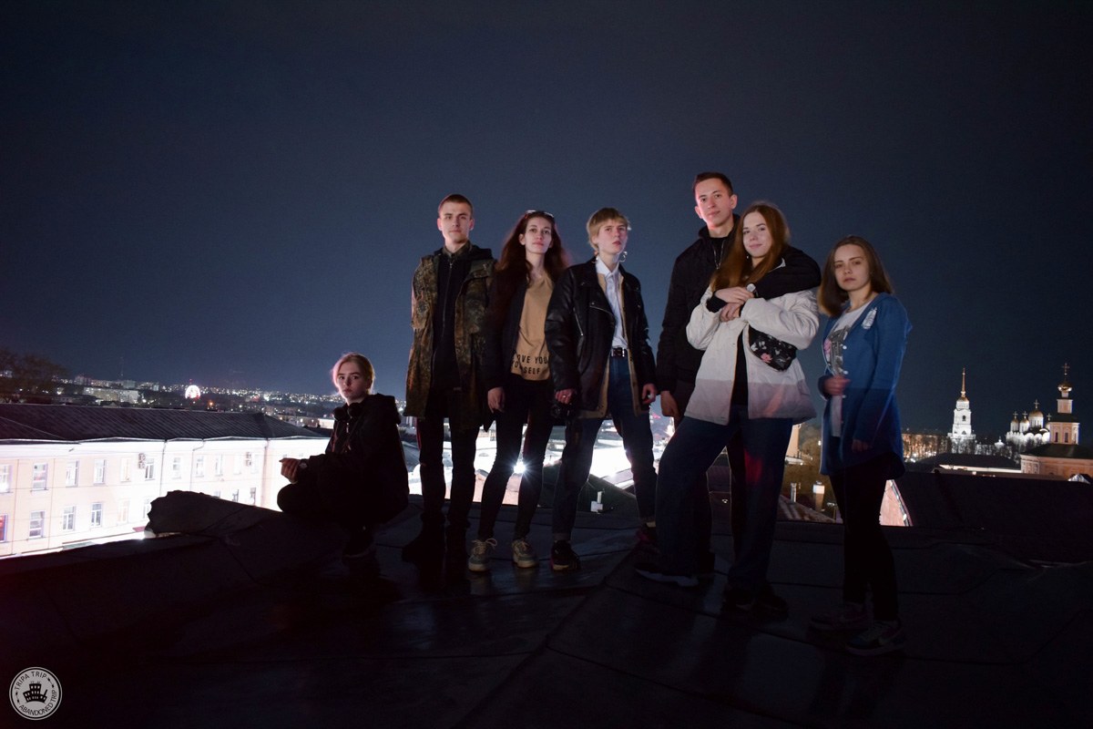 Что такое индустриальный туризм, почему место ему на городских крышах? Владимирский фотограф и смельчак Михаил Цветаев делится инсайдами местного руфинга.