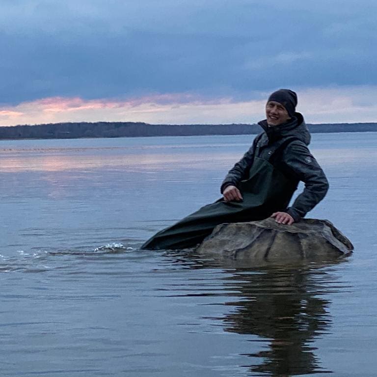 Владимирцам Ивану Колесову и Евгению Висящеву удалось поработать на съемках короткометражного фильма режиссера Натальи Тарадиной «Солдат и Русалка».