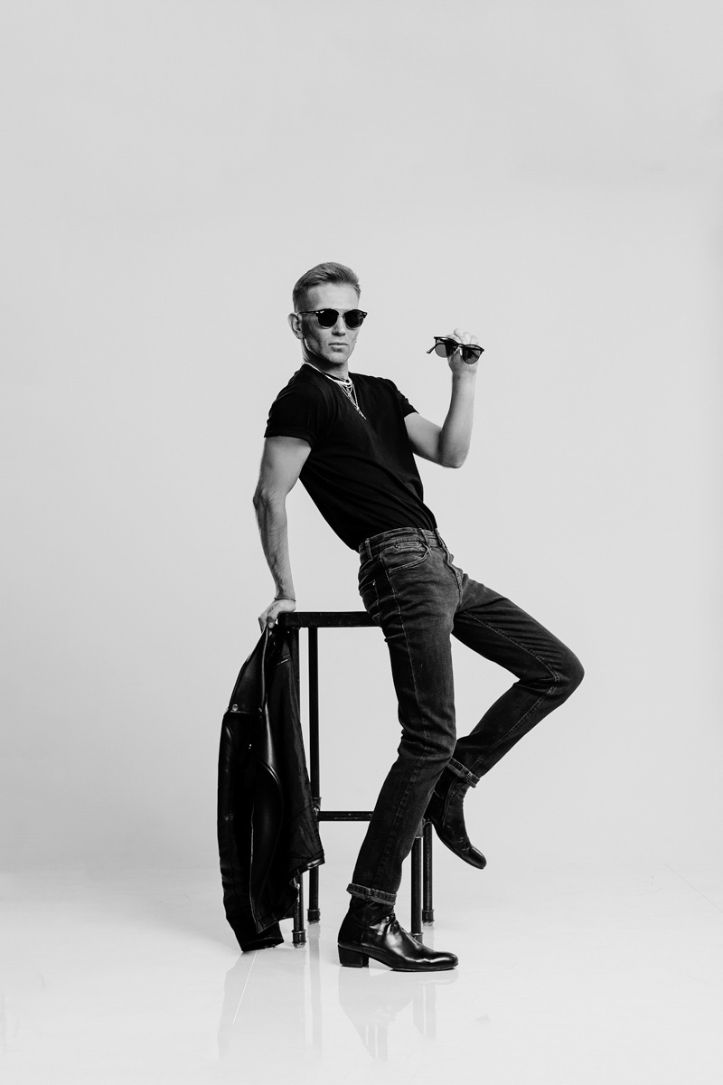 Олег YouRich, директор по развитию, маркетингу и рекламе клиники и салона красоты Gen87 — тот, чьи образы обсуждают, критикуют или пытаются копировать. Равнодушных мало. И сегодня он — герой нашей рубрики «Свой стиль».