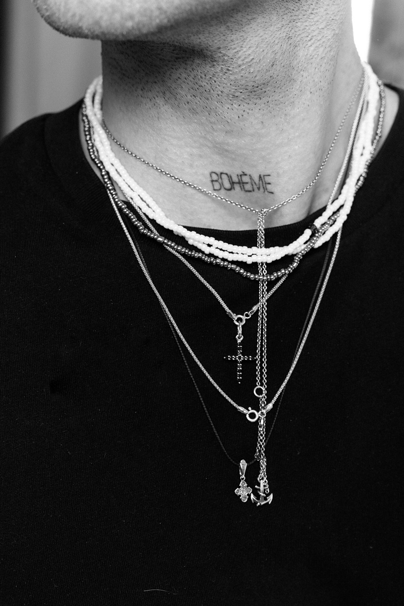 Олег YouRich, директор по развитию, маркетингу и рекламе клиники и салона красоты Gen87 — тот, чьи образы обсуждают, критикуют или пытаются копировать. Равнодушных мало. И сегодня он — герой нашей рубрики «Свой стиль».