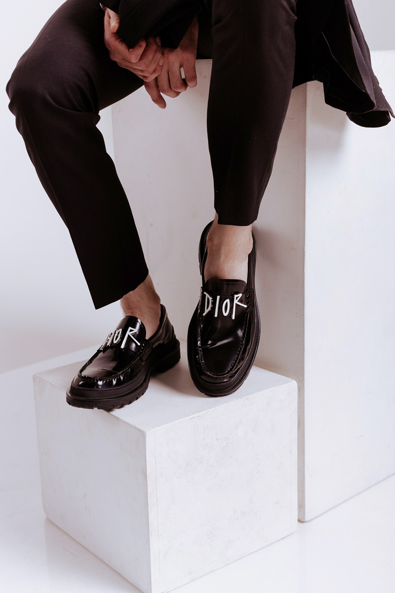 Олег YouRich, директор по развитию, маркетингу и рекламе клиники и салона красоты Gen87 — тот, чьи образы обсуждают, критикуют или пытаются копировать. Равнодушных мало. И сегодня он — герой нашей рубрики «Свой стиль».