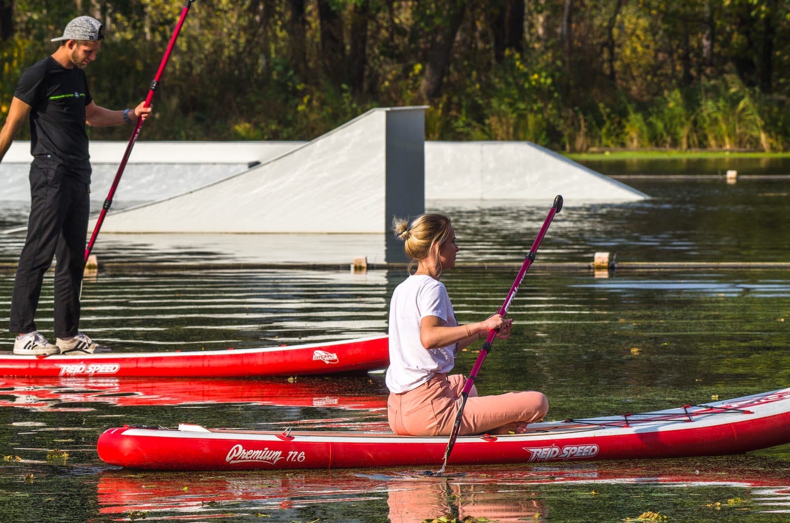 Готовимся открывать пляжный сезон! Вблизи от города к июню появится масштабная локация с вейкбордами, лодками, фудкортами, шашлычными беседками и полноценным пляжем.