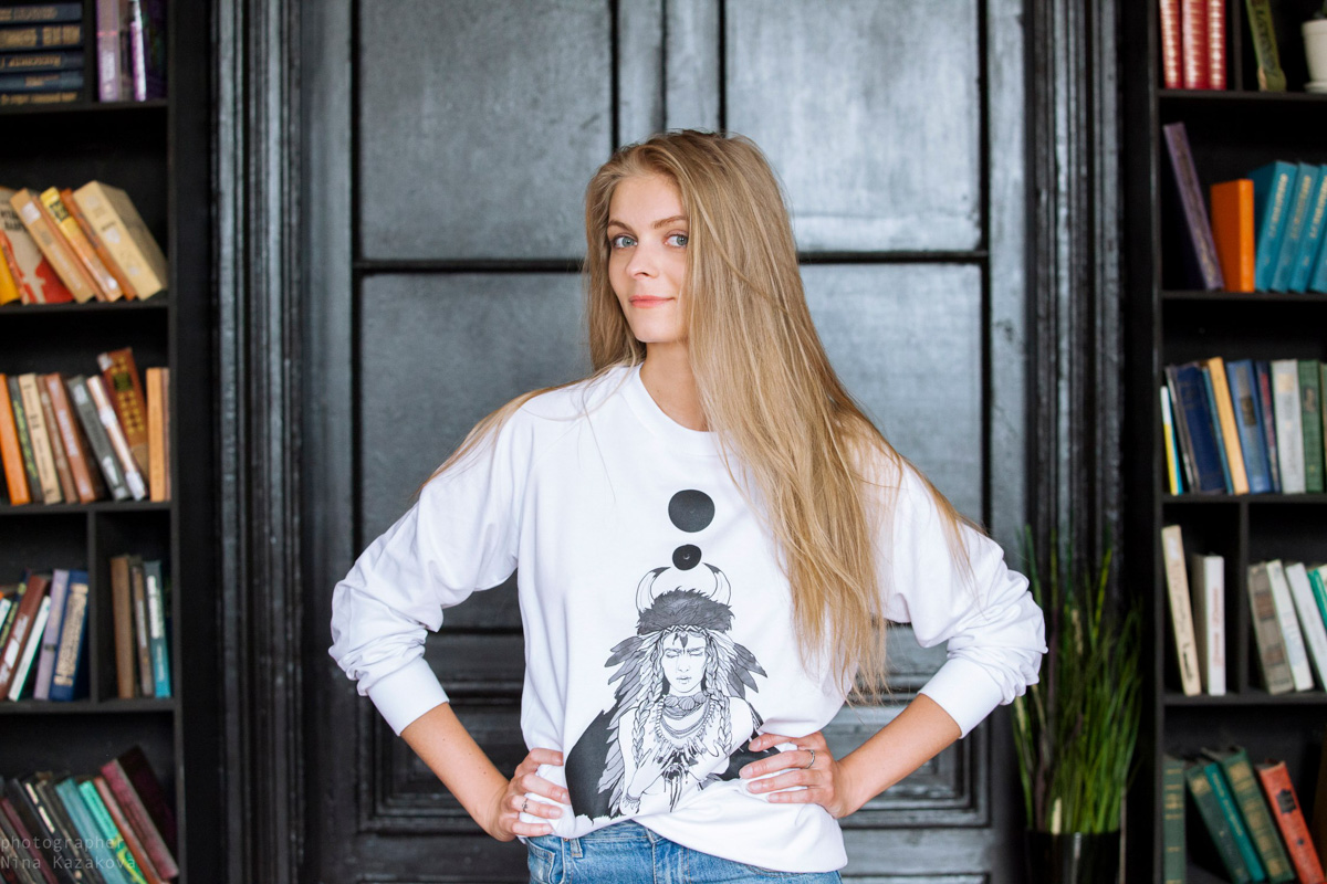 Художница из Владимира занялась писательской деятельностью и уже выпустила два фантастических романа с иллюстрациями.