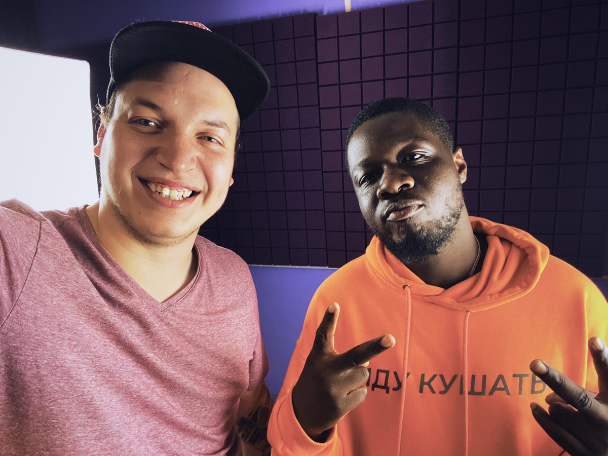 Кто пишет песни для известных блогеров? Рассматриваем обратную сторону чартов и звукозаписи с владимирским рэпером, сонграйтером Траем.