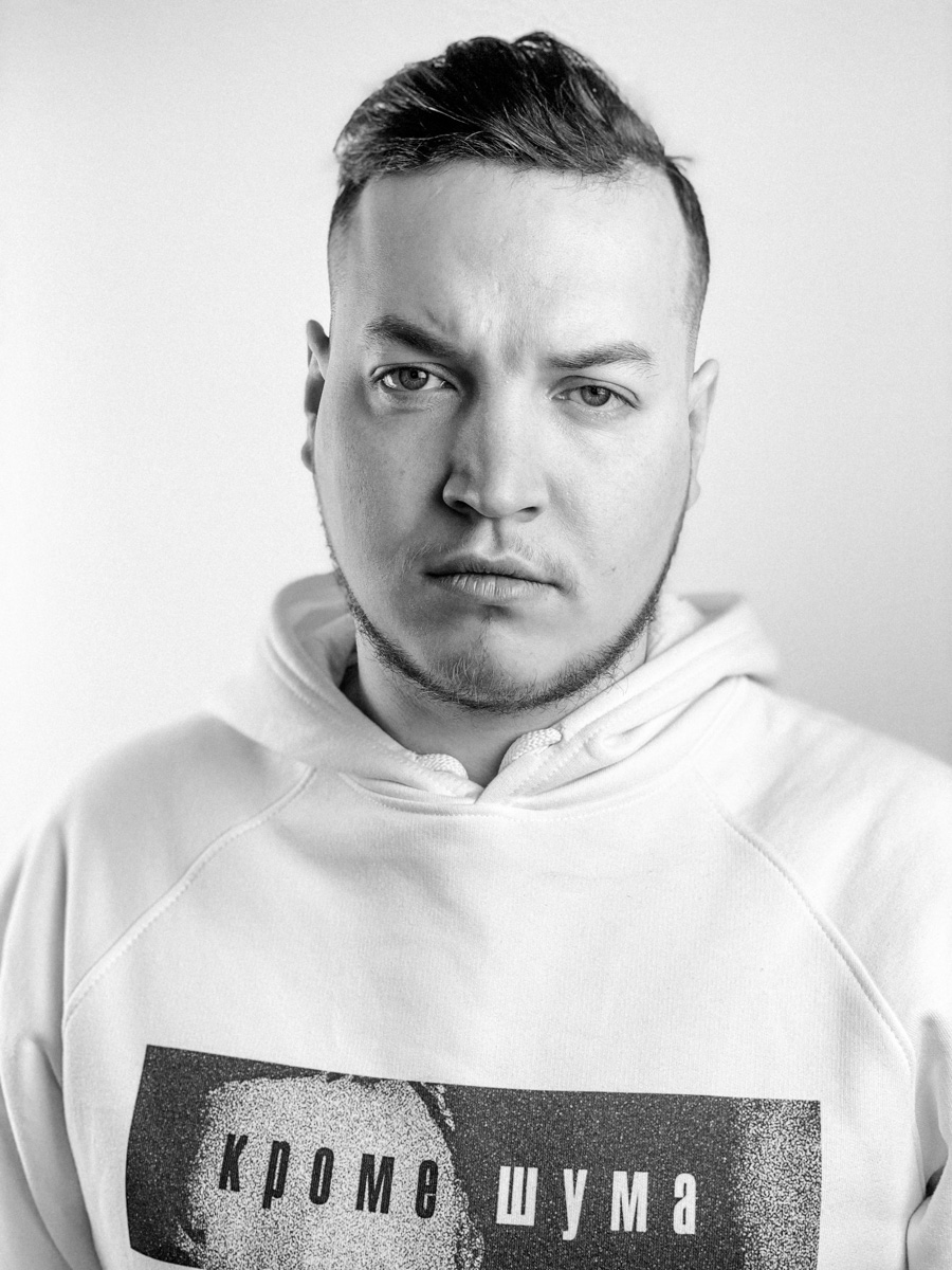 Кто пишет песни для известных блогеров? Рассматриваем обратную сторону чартов и звукозаписи с владимирским рэпером, сонграйтером Траем.