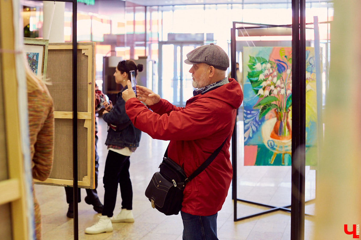 Новое владимирское арт-пространство, объединяющее шопинг и искусство, проводит терапию цветом. В этот раз вас ожидает выставка картин владимирской художницы Марии Ладиловой.