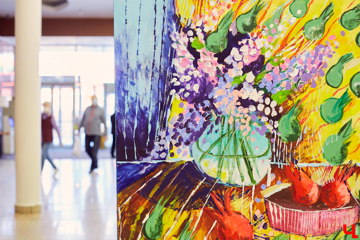 Новое владимирское арт-пространство, объединяющее шопинг и искусство, проводит терапию цветом. В этот раз вас ожидает выставка картин владимирской художницы Марии Ладиловой.