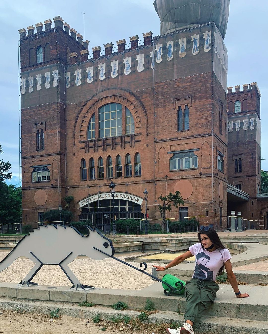 Буквально месяц назад фитнес-тренер Надежда Афанасьева взяла «золото» в юниорской категории на Кубке России по бодибилдингу, а уже в эти выходные держала в руках «золото» чемпионата Европы-2021! Узнаем у спортсменки, каково быть девушкой с лучшими формами и наградами.