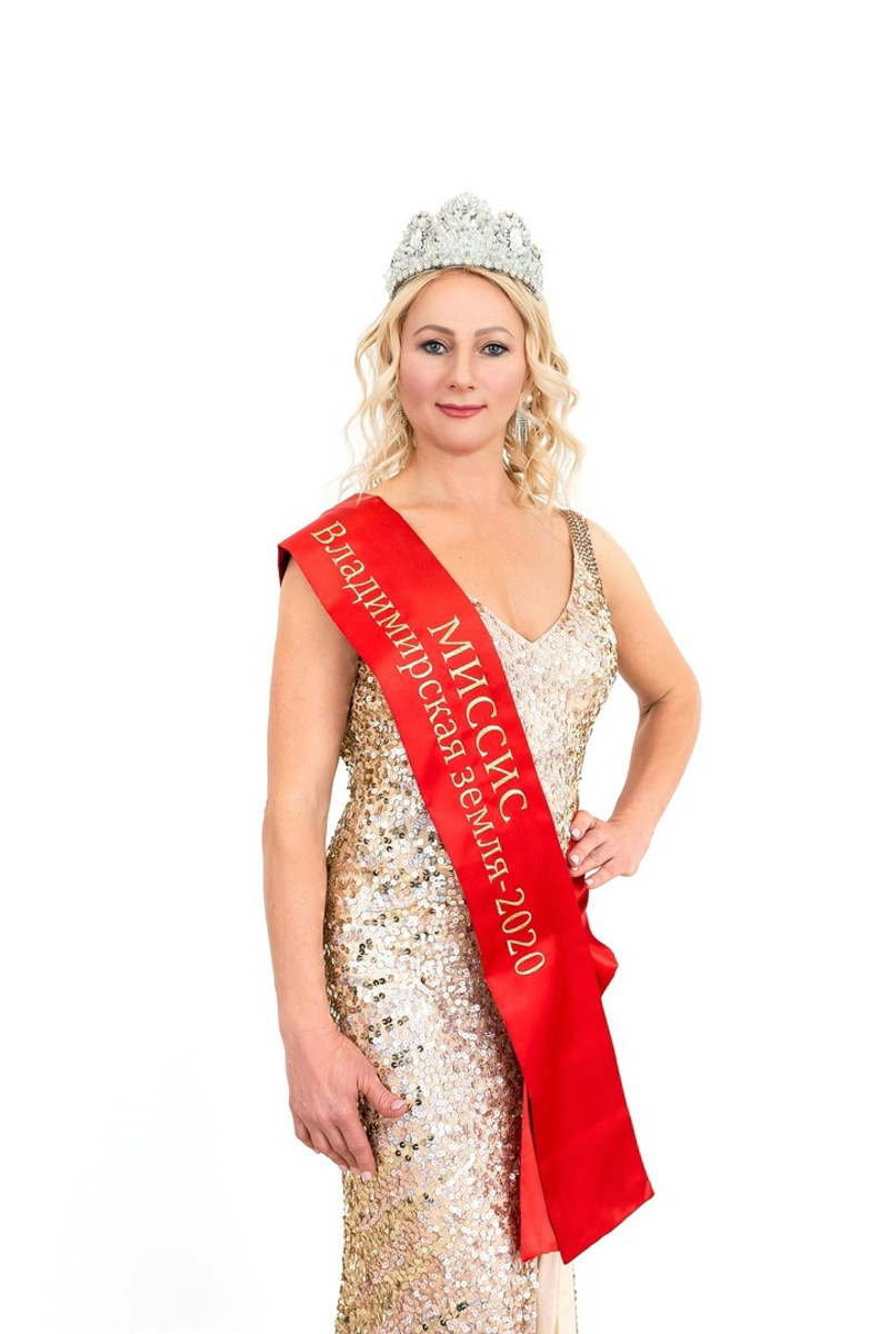 Инна Филимонова и Юлия Плотникова в ближайшее время будут представлять область на двух крупных конкурсах красоты: «Миссис Россия Мира» и «Миссис Хрустальная Корона России».