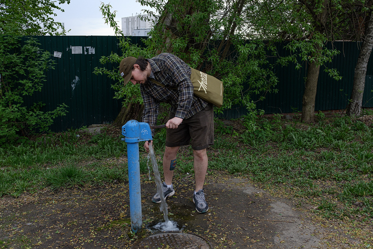 У карты Владимира появился дополнительный слой: теперь там отмечены колонки с бесплатной водой. А вот можно ли ее пить без кипячения — опытным путем проверили художники из арт-сообщества beznazvaniia.