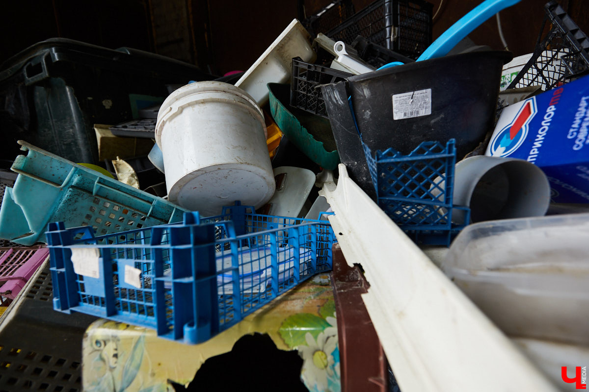 Как получается красивая мозаика из дробленого твердого пластика, зачем могут понадобиться 400-килограммовые кипы картона и что такое агломерат: «Ключ-Медиа» побывал на владимирской площадке, где мусор обретает вторую жизнь.