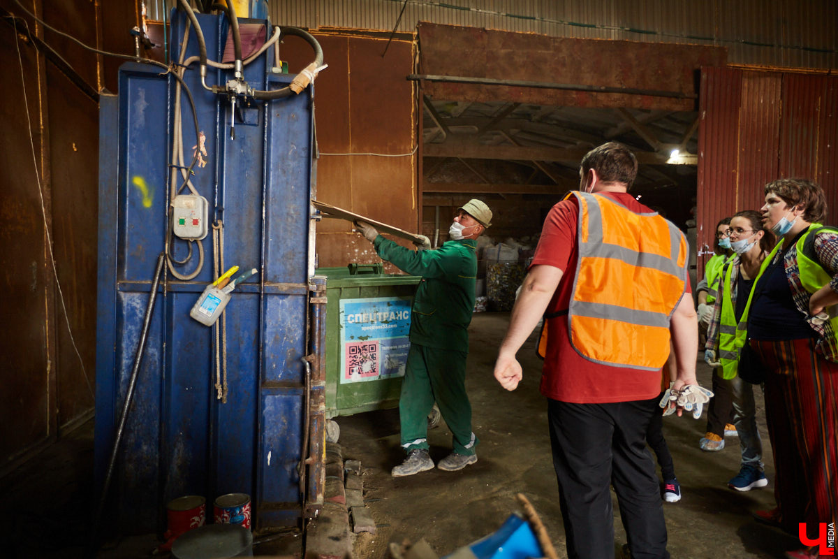 Как получается красивая мозаика из дробленого твердого пластика, зачем могут понадобиться 400-килограммовые кипы картона и что такое агломерат: «Ключ-Медиа» побывал на владимирской площадке, где мусор обретает вторую жизнь.