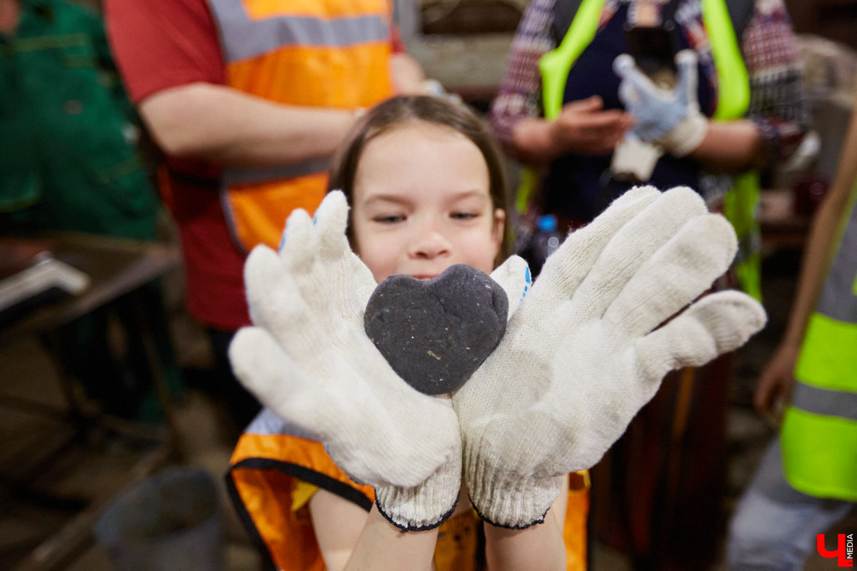 Как получается красивая мозаика из дробленого твердого пластика, зачем могут понадобиться 400-килограммовые кипы картона и что такое агломерат: «Ключ-Медиа» побывал на владимирской площадке, где мусор обретает вторую жизнь.